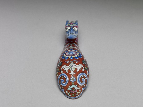 粉彩紅地福壽龍首帶鈎