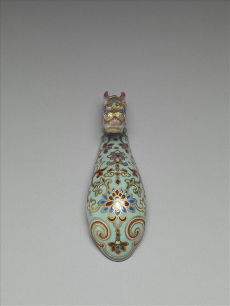 粉彩湖綠地萬壽花卉紋龍首帶鈎