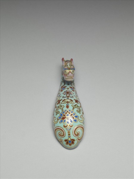 粉彩湖綠地萬壽花卉紋龍首帶鈎