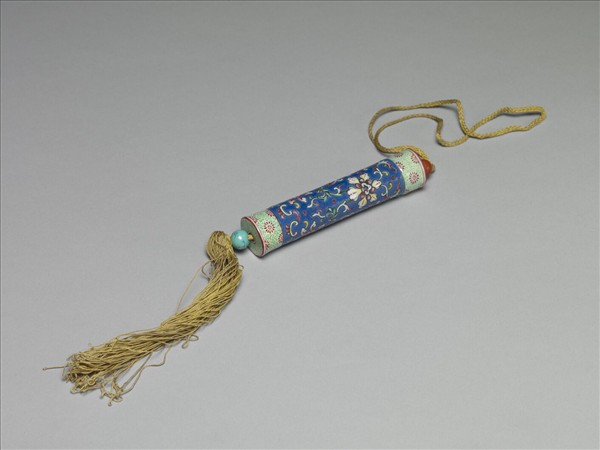 粉彩藍地纏枝花卉紋牙籤筒