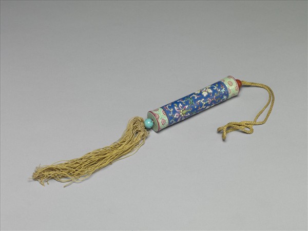 粉彩藍地纏枝花卉紋牙籤筒
