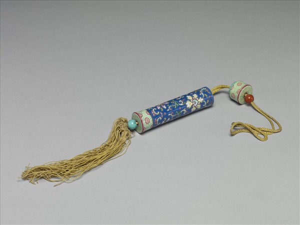 粉彩藍地纏枝花卉紋牙籤筒