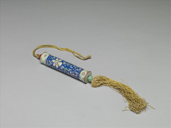 粉彩藍地纏枝花卉紋牙籤筒