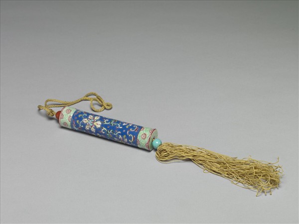 粉彩藍地纏枝花卉紋牙籤筒