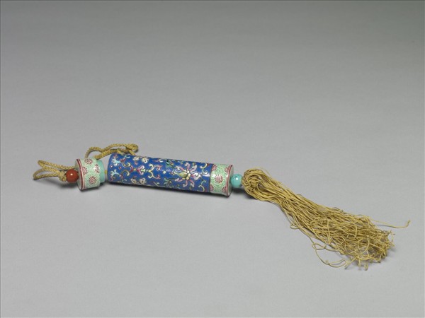 粉彩藍地纏枝花卉紋牙籤筒