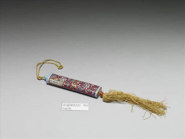 粉彩紅地纏枝花卉紋牙籤筒