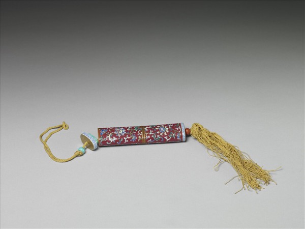 粉彩紅地纏枝花卉紋牙籤筒