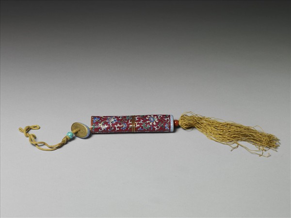 粉彩紅地纏枝花卉紋牙籤筒