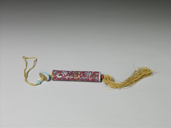 粉彩紅地纏枝花卉紋牙籤筒