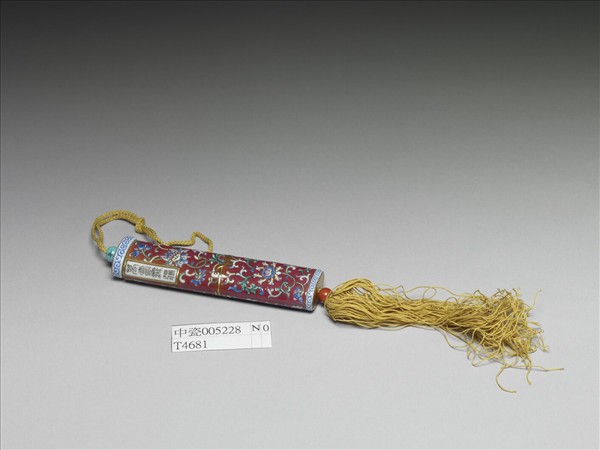 粉彩紅地纏枝花卉紋牙籤筒