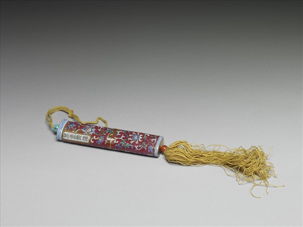 粉彩紅地纏枝花卉紋牙籤筒