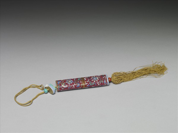 粉彩紅地纏枝花卉紋牙籤筒