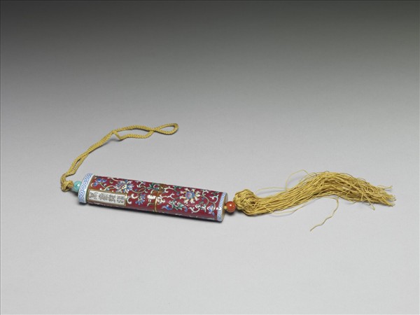 粉彩紅地纏枝花卉紋牙籤筒