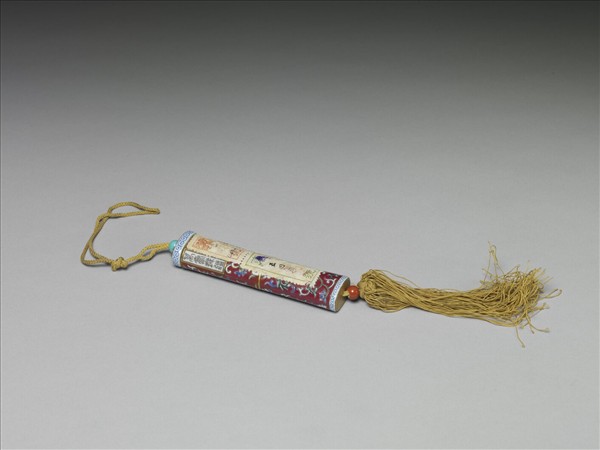 粉彩紅地纏枝花卉紋牙籤筒