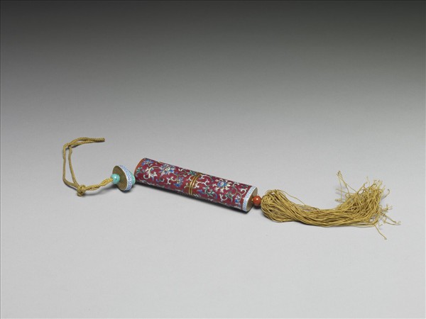 粉彩紅地纏枝花卉紋牙籤筒