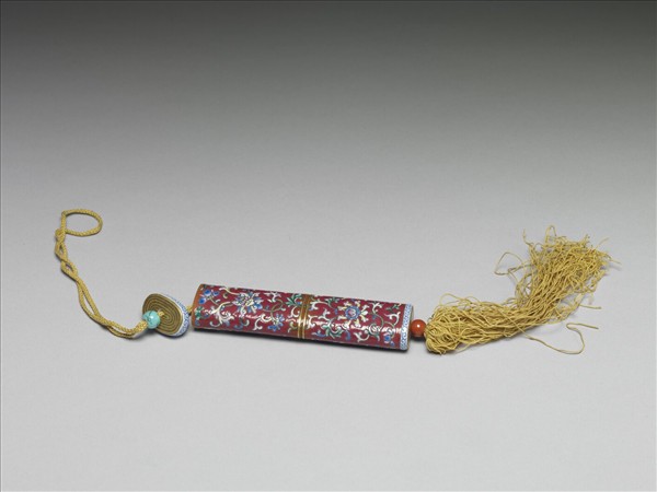 粉彩紅地纏枝花卉紋牙籤筒