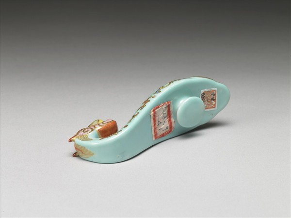 粉彩湖綠地福壽花卉紋龍首帶鈎