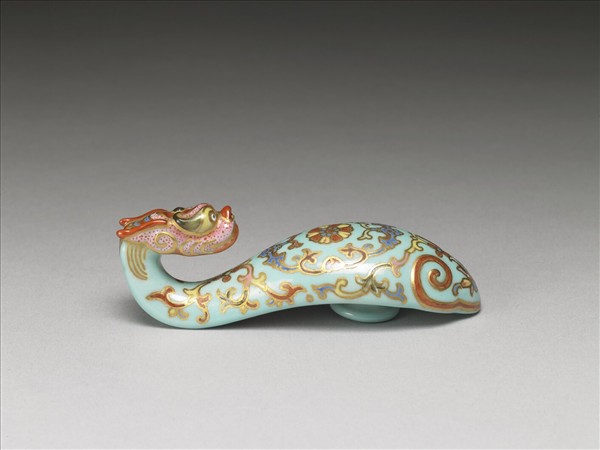 粉彩湖綠地福壽花卉紋龍首帶鈎