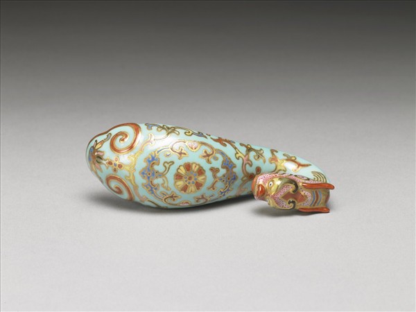 粉彩湖綠地福壽花卉紋龍首帶鈎