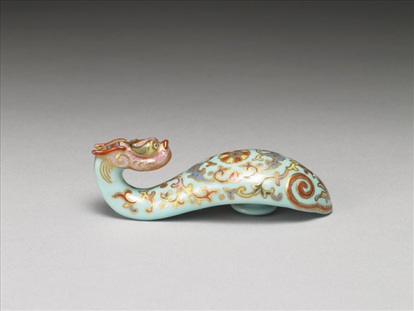 粉彩湖綠地福壽花卉紋龍首帶鈎