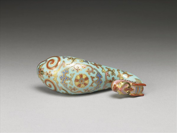 粉彩湖綠地福壽花卉紋龍首帶鈎