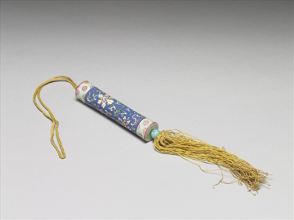 粉彩藍地纏枝花卉紋牙籤筒