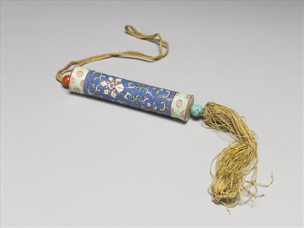 粉彩藍地纏枝花卉紋牙籤筒