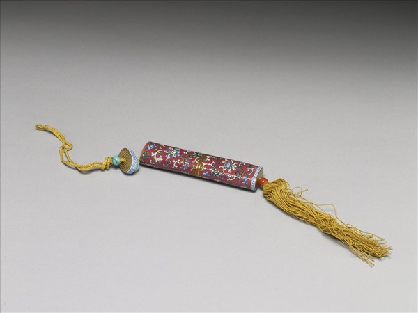 粉彩紅地纏枝花卉紋牙籤筒