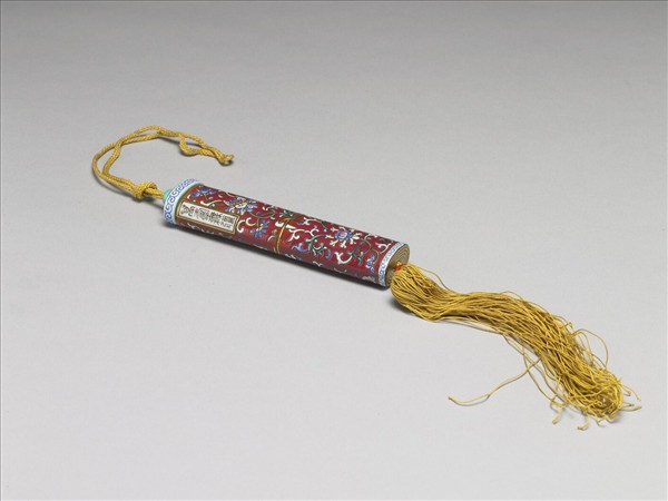 粉彩紅地纏枝花卉紋牙籤筒