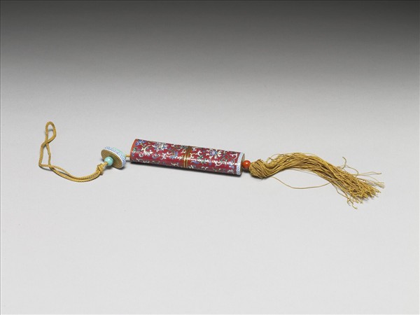 粉彩紅地纏枝花卉紋牙籤筒