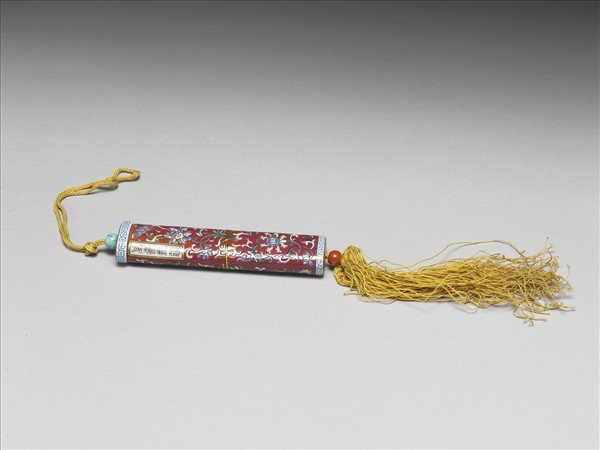 粉彩紅地纏枝花卉紋牙籤筒