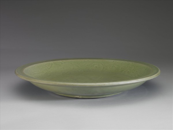 龍泉窯 青瓷劃花折沿大盤