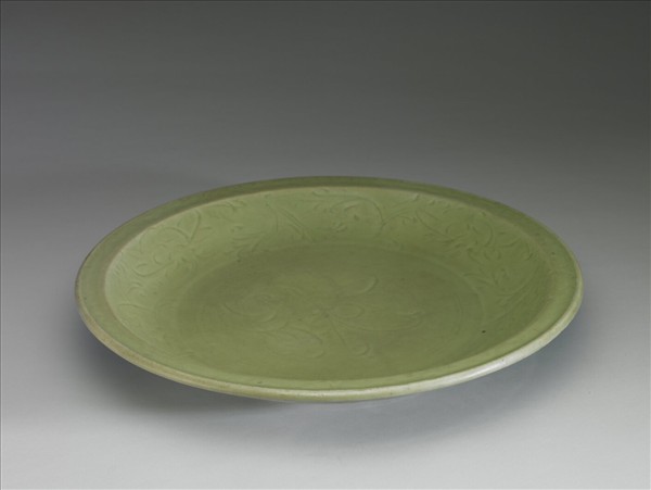 龍泉窯 青瓷劃花折沿大盤