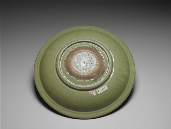 龍泉窯 青瓷劃花折沿大盤