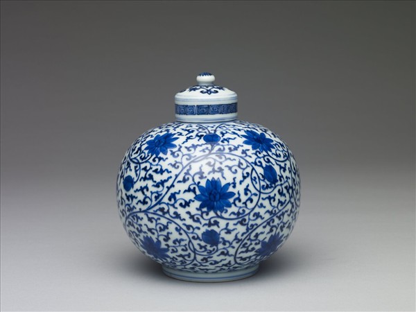 青花纏枝花卉紋蓋罐