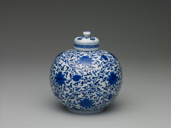 青花纏枝花卉紋蓋罐