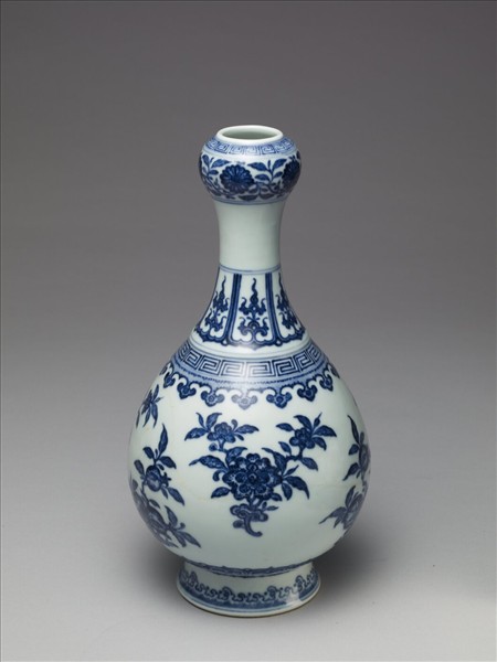 青花折枝花果紋蒜頭瓶