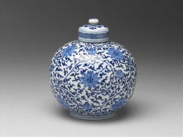 青花纏枝花卉紋蓋罐