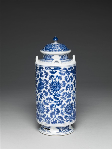 青花番蓮紋四繫蓋罐