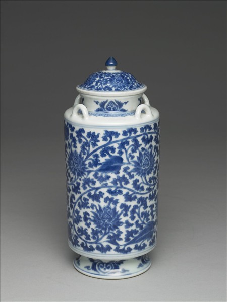 青花番蓮紋四繫蓋罐