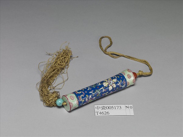 粉彩藍地纏枝花卉紋牙籤筒