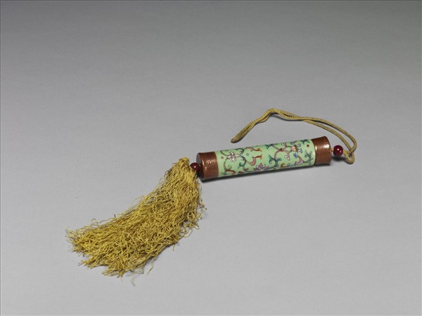 粉彩草綠地纏枝花卉紋牙籤筒