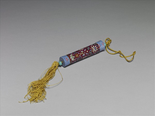 粉彩紅地纏枝花卉紋牙籤筒