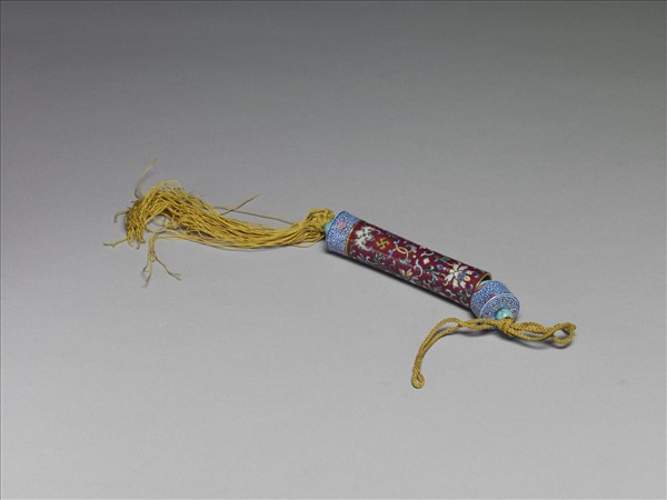 粉彩紅地纏枝花卉紋牙籤筒