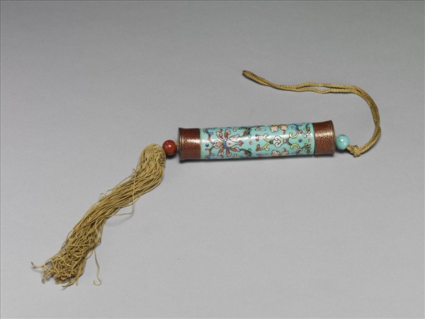 粉彩湖綠地纏枝花卉紋牙籤筒