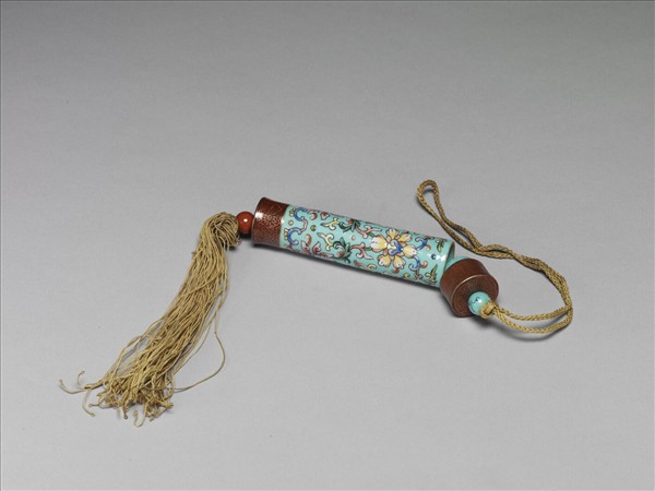 粉彩湖綠地纏枝花卉紋牙籤筒