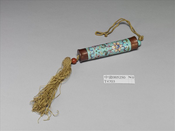 粉彩湖綠地纏枝花卉紋牙籤筒