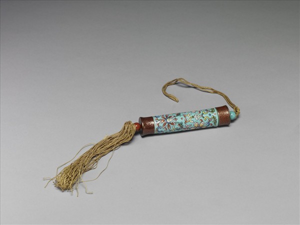 粉彩湖綠地纏枝花卉紋牙籤筒