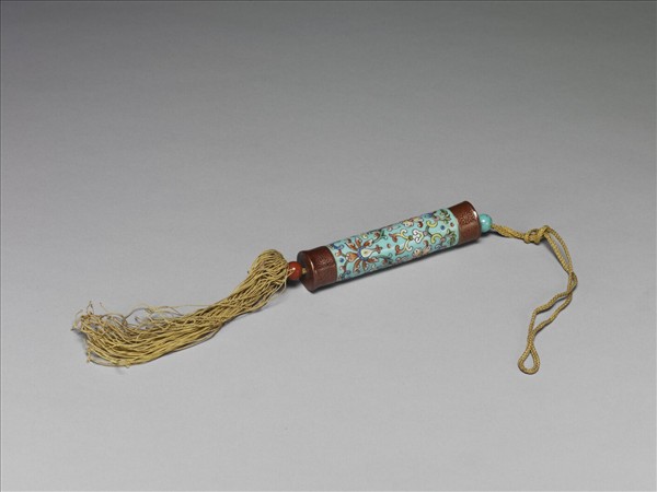 粉彩湖綠地纏枝花卉紋牙籤筒