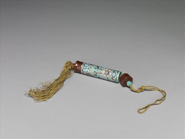 粉彩湖綠地纏枝花卉紋牙籤筒